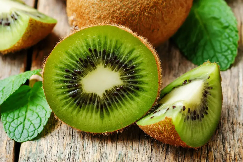 carbohydrates in kiwi